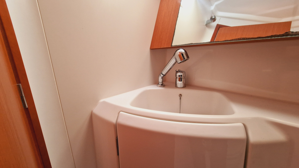 Beneteau Oceanis 31 (ondiepe kiel) — foto 33 van 35