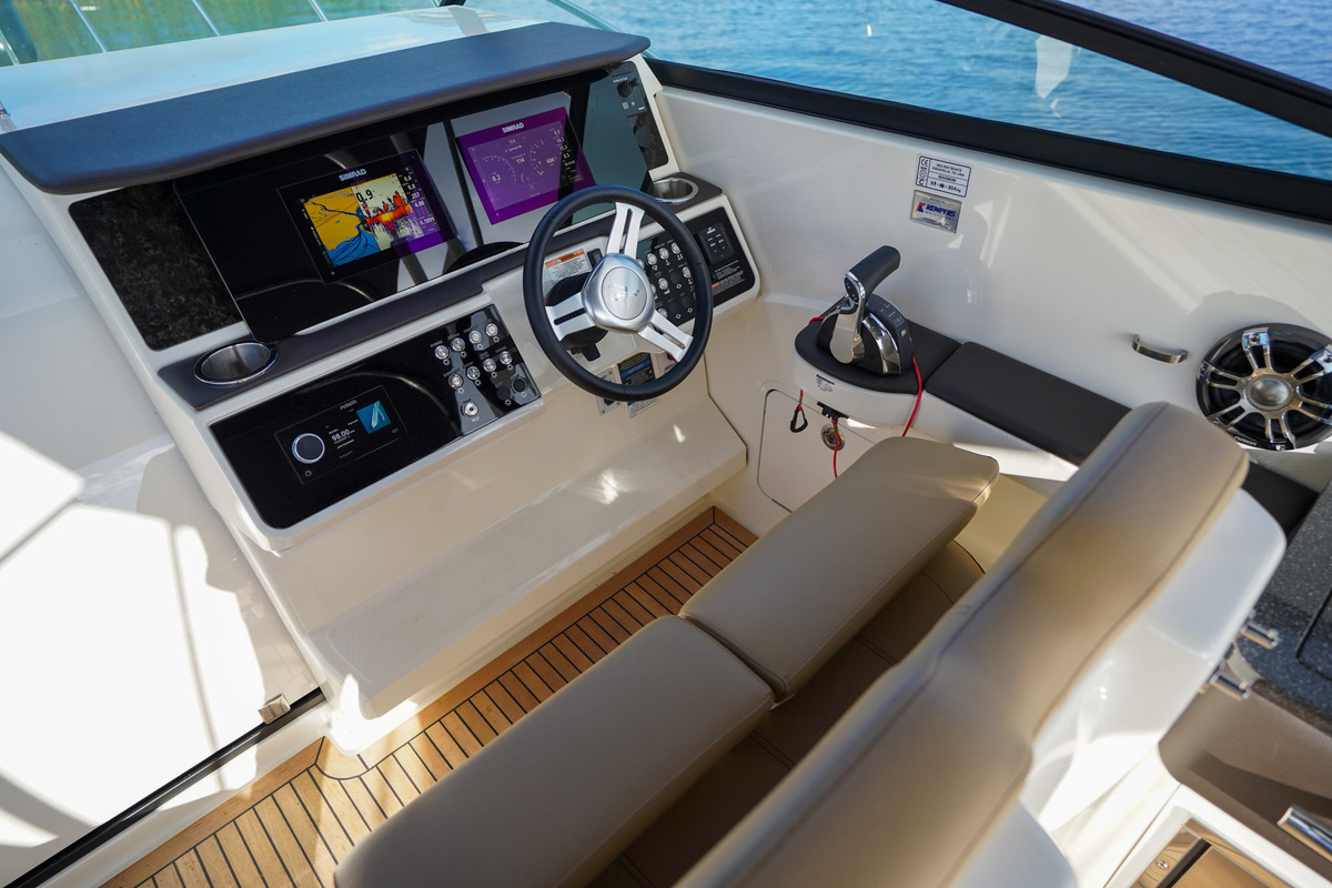Sea Ray Sundancer 290 — foto 65 van 76