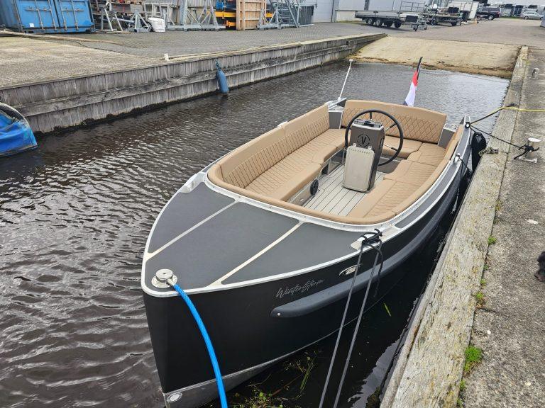 Van Vossen Plugin E tender 595 DE GROOTSTE SLOEPENSHOWROOM VAN NEDERLAND — foto 16 van 18