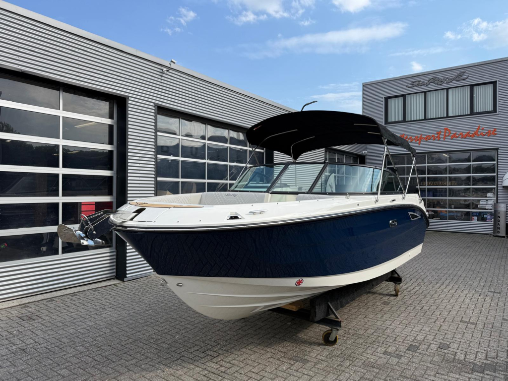 Sea Ray SDX 230 — foto 1 van 46