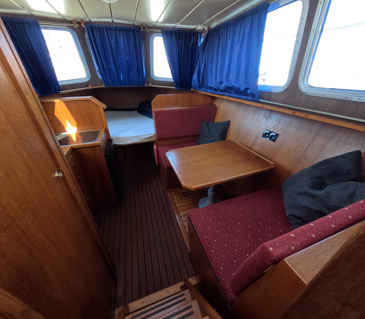 Beachcraft 850 Refit — foto 4 van 36