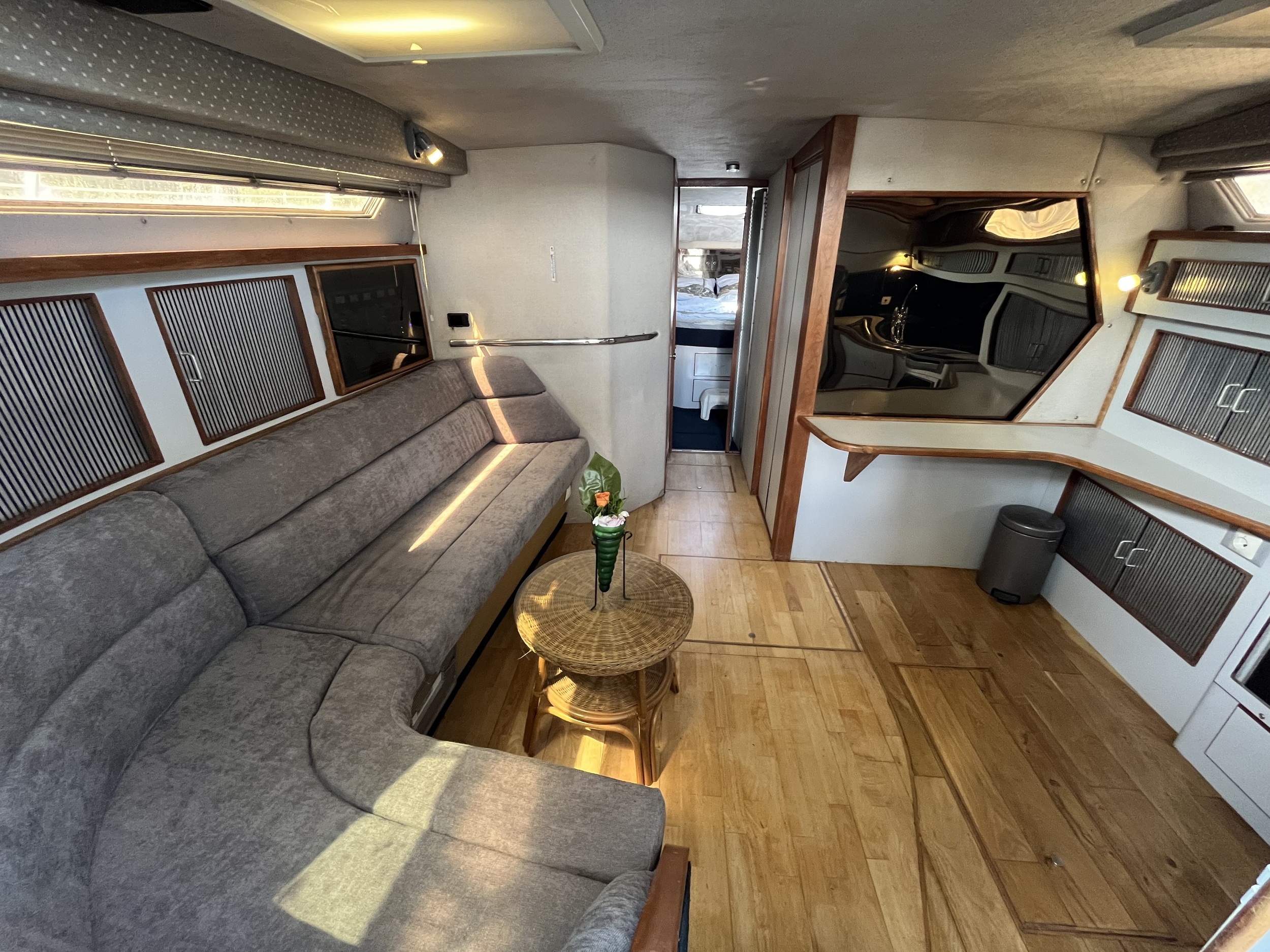 Sea Ray 390 Express Cruiser — foto 14 van 43