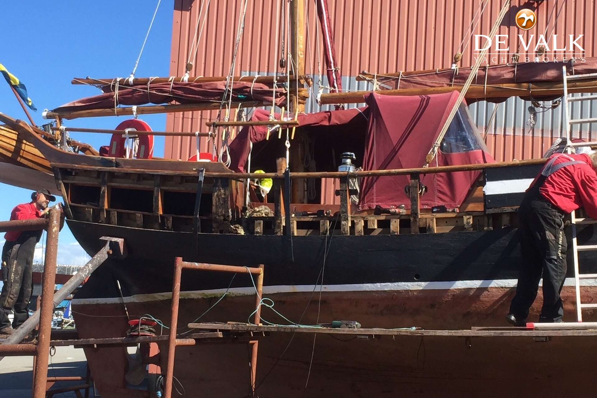 Small sailing ship From Laso — foto 11 van 35