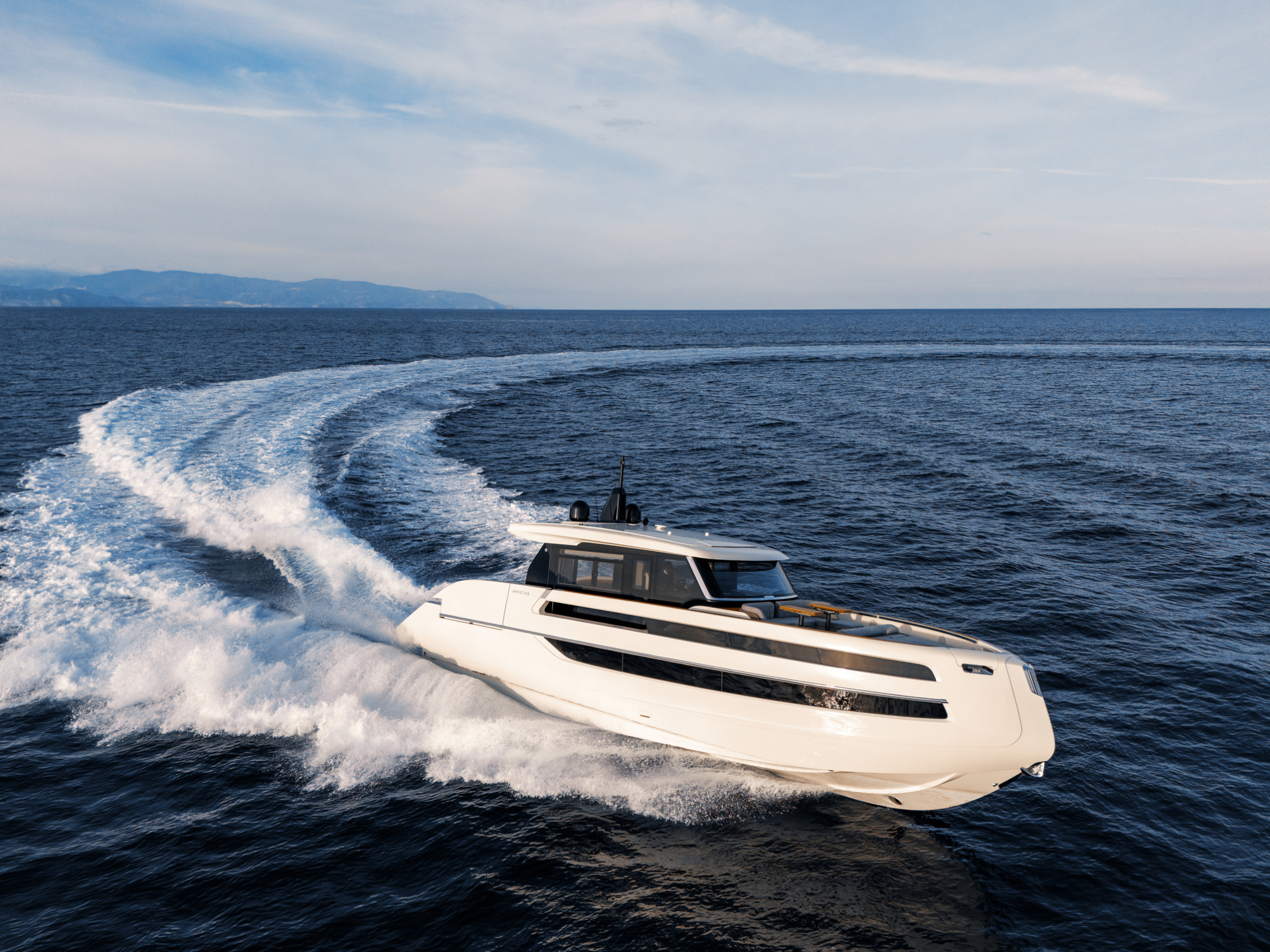 Invictus yachts Invictus ST550 met 2x 950 pk Volvo IPS direct leverbaar — foto 3 van 28