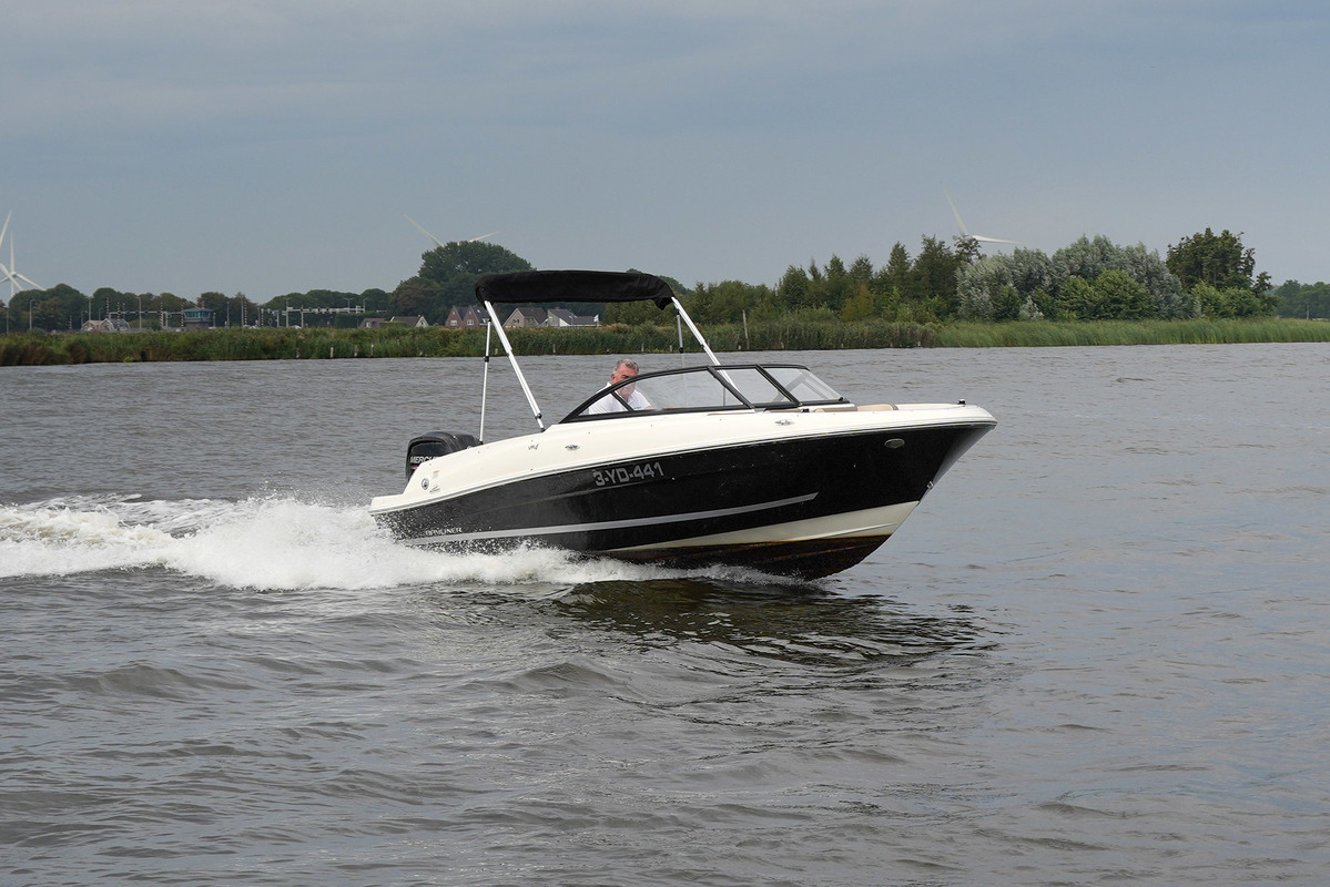 Bayliner VR4 — foto 2 van 36