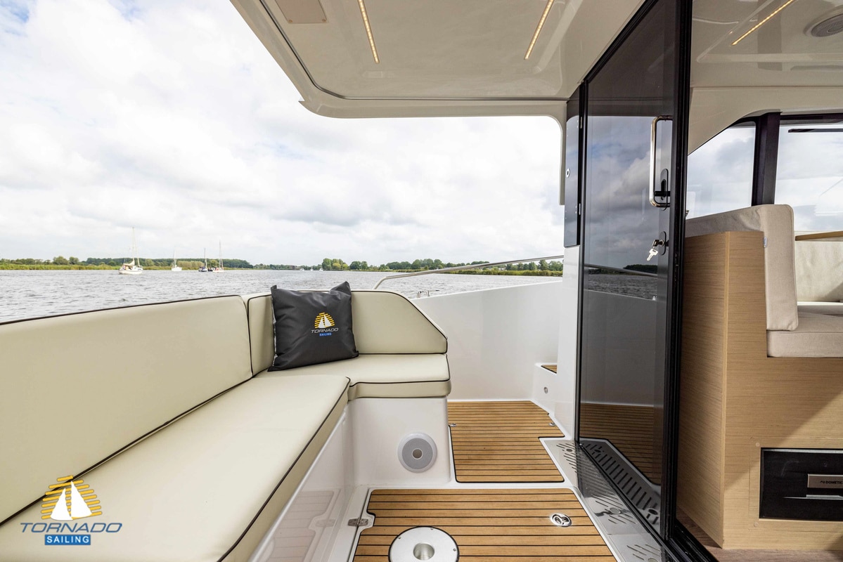 Delphia Yachts 10 Sedan Electric — foto 7 van 12