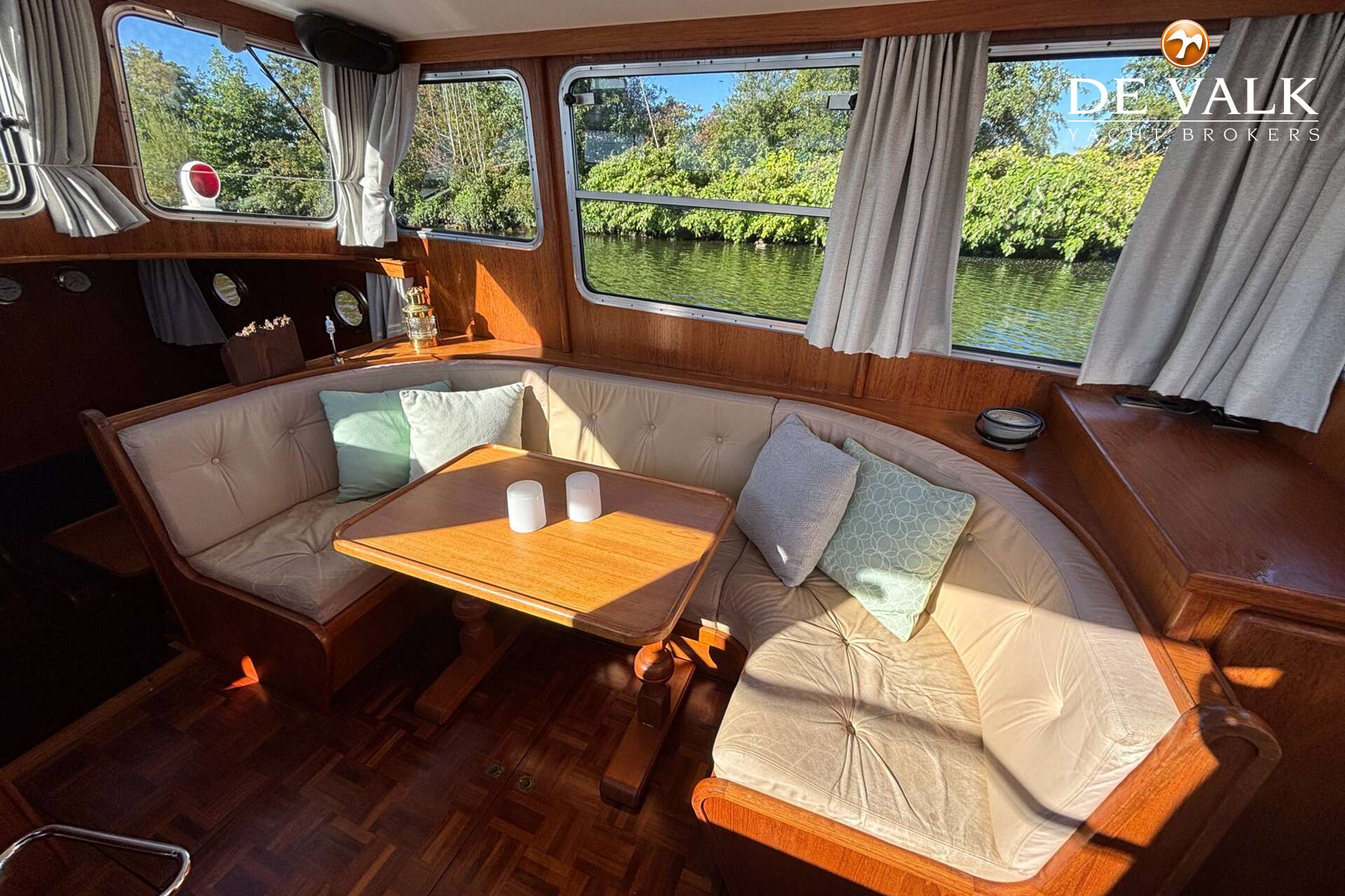 Linssen STURDY 1000 AC ROYAL — foto 16 van 24