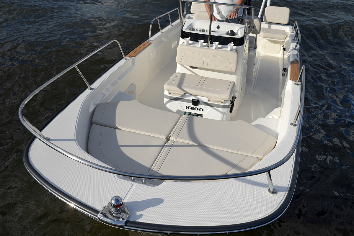 Boston Whaler 170 Montauk — foto 12 van 44