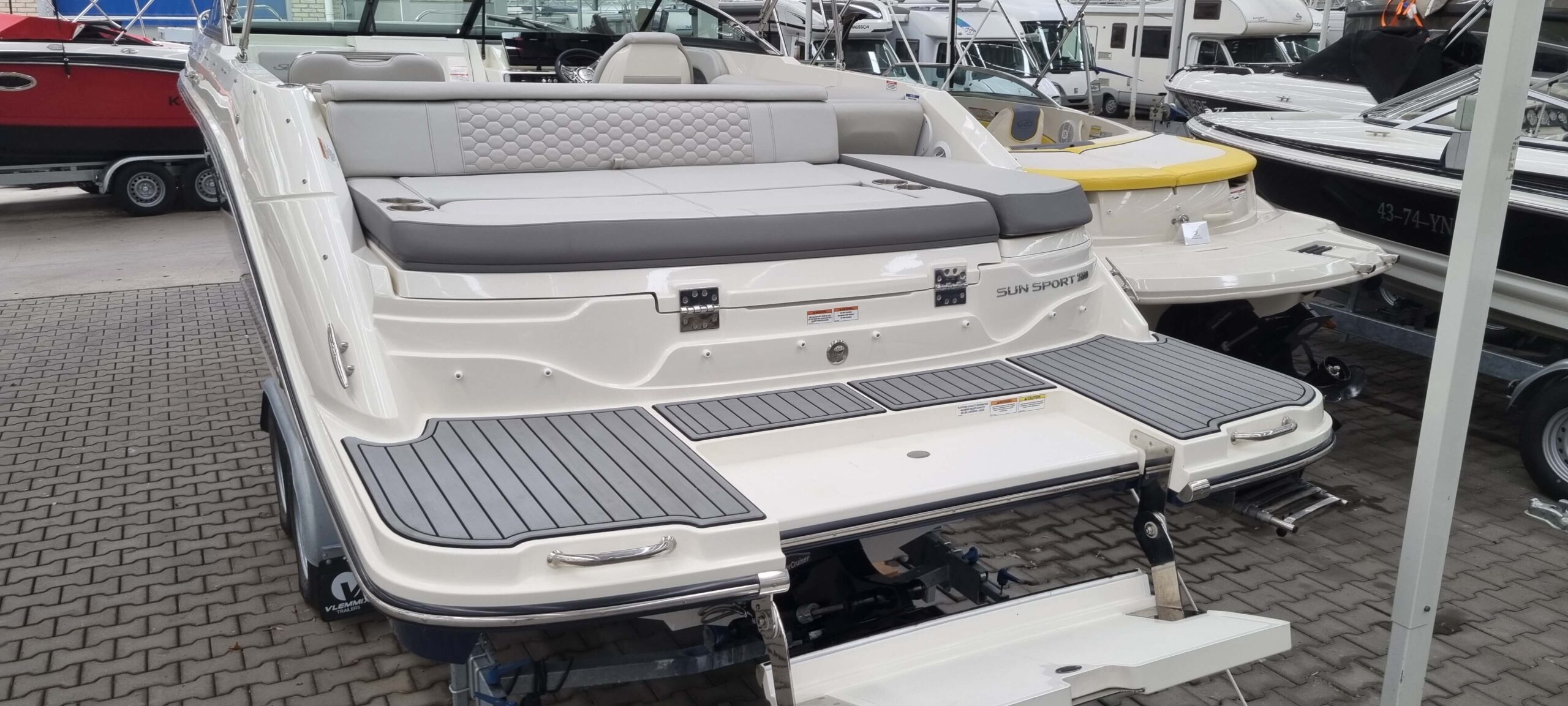 Sea Ray Sun Sport 250 — foto 11 van 11
