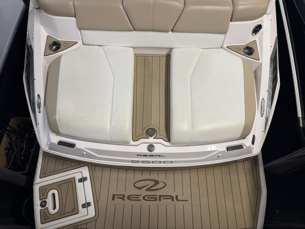Regal 2500 Bowrider — foto 16 van 29