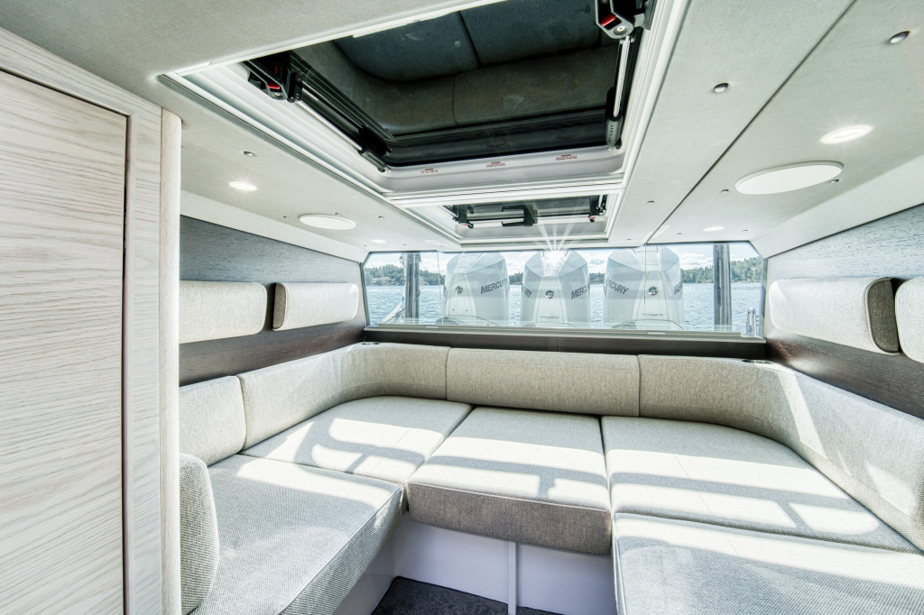 Axopar 45 Cross Cabin BRABUS — foto 11 van 23