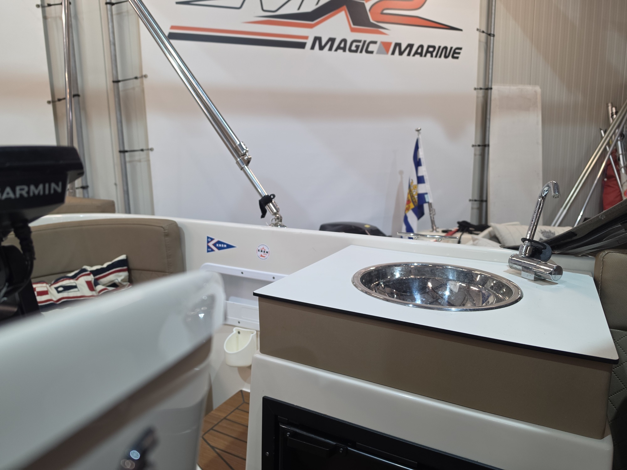 Elegante Lifestyle 616 Sloep, 50PK Suzuki, Cremewit Ral 9001 — foto 10 van 12