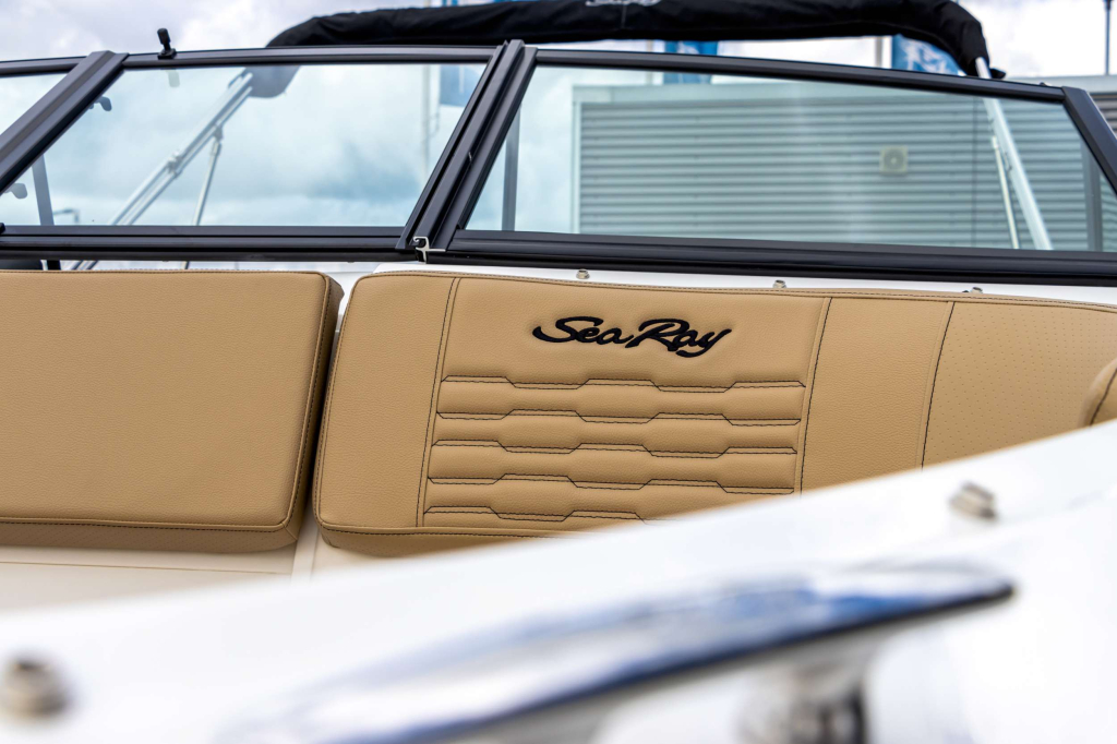 Sea Ray SPX 210 — foto 8 van 37