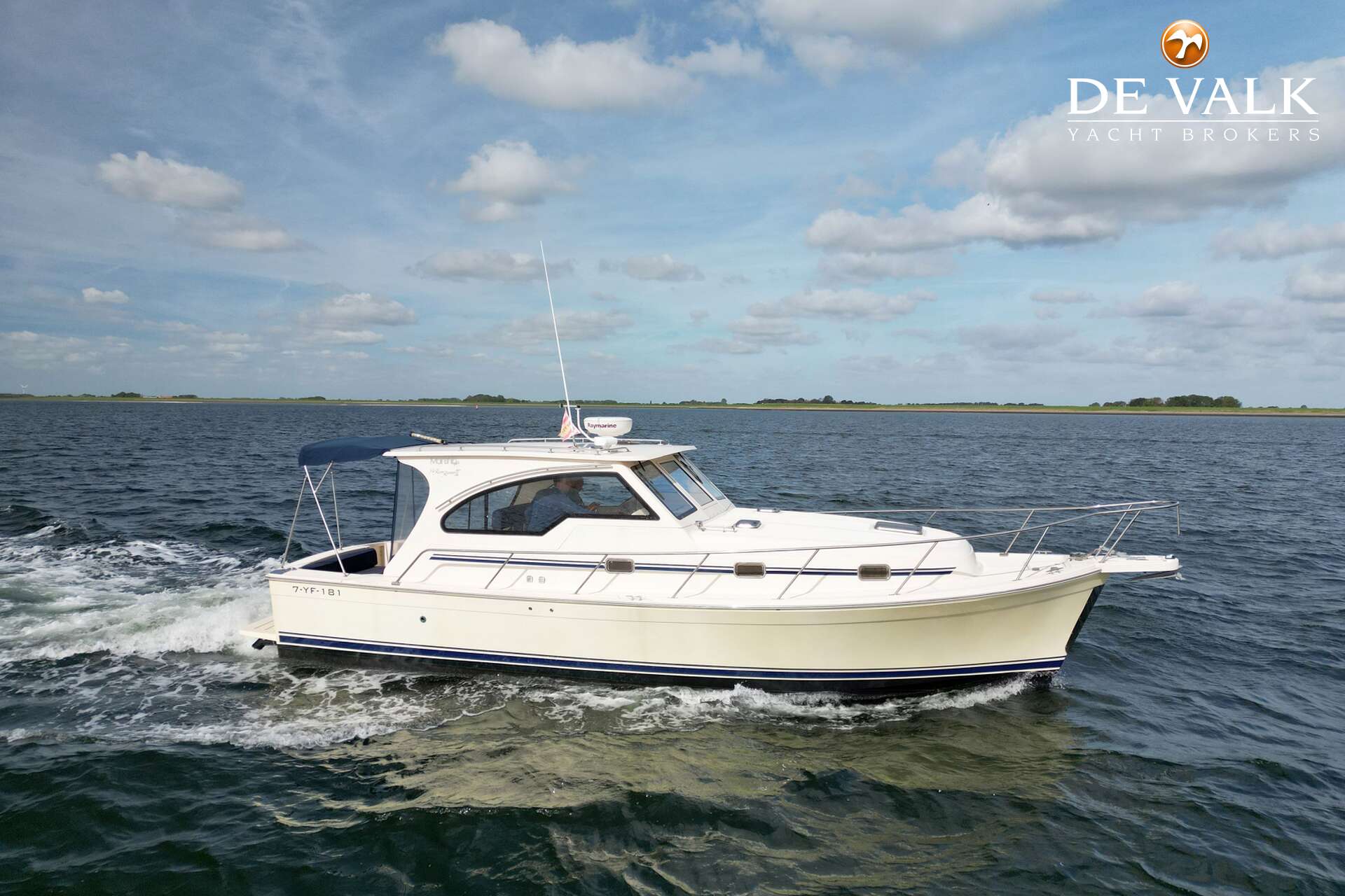 Mainship 34 Rumrunner II — foto 1 van 41