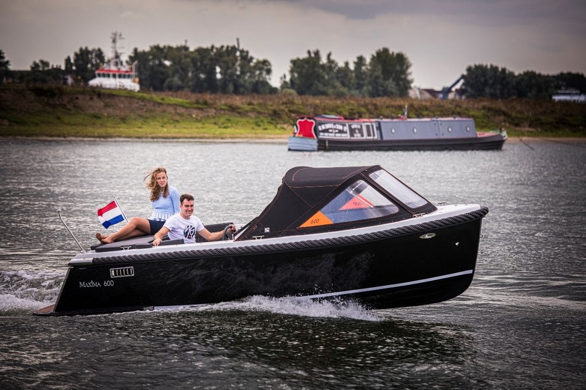 Maxima 600 tender — foto 9 van 19