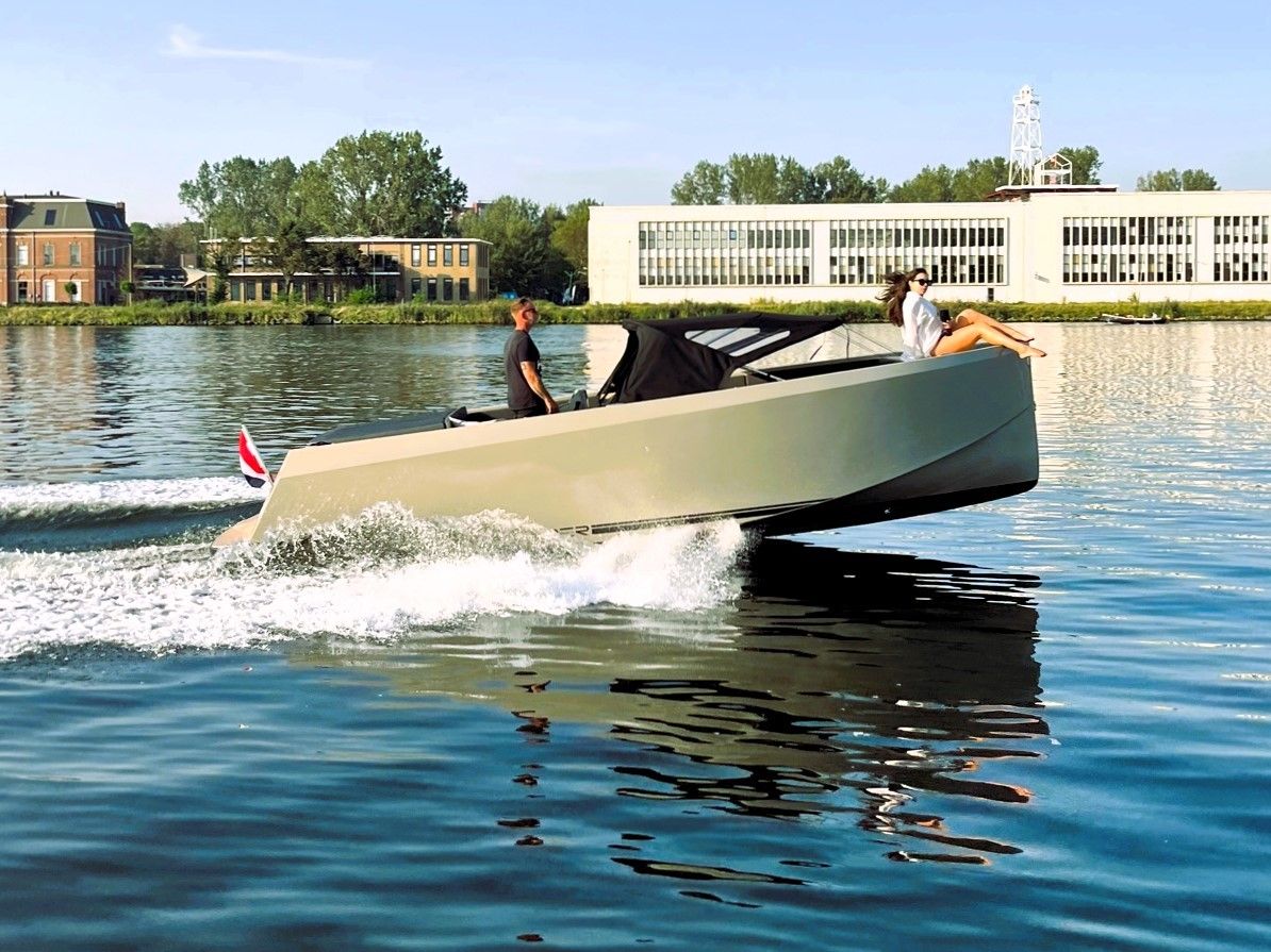 DOBBER 750 Tender — foto 7 van 14