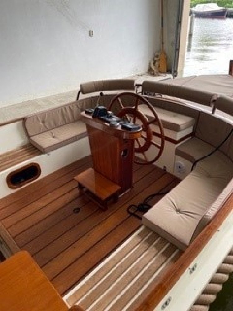 v-Drive Arie  Wiegmans - Tender - GRP (Polyester) - 2005 - € 39.750 — foto 5 van 11