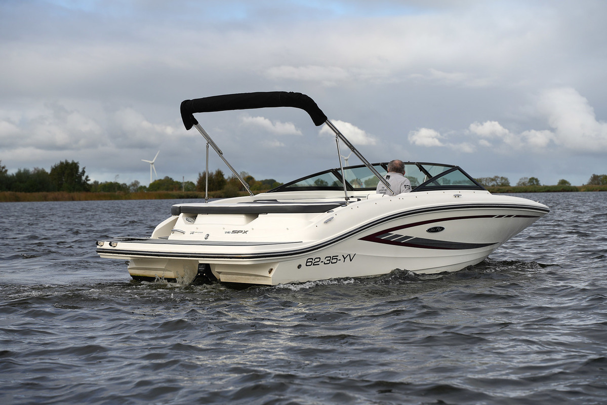 Sea Ray 19 SPX — foto 2 van 36