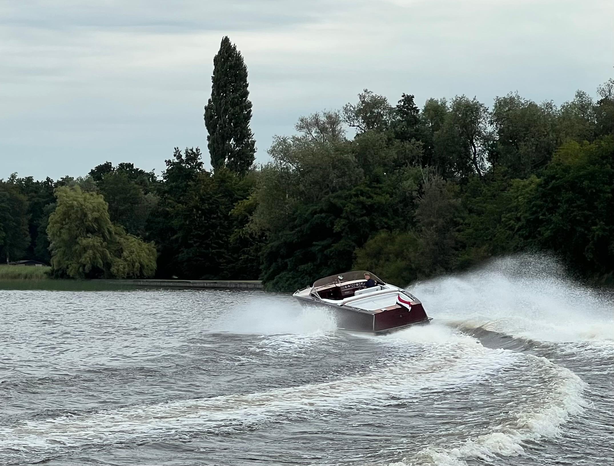 Boesch 850 Runabout Deluxe — foto 15 van 40