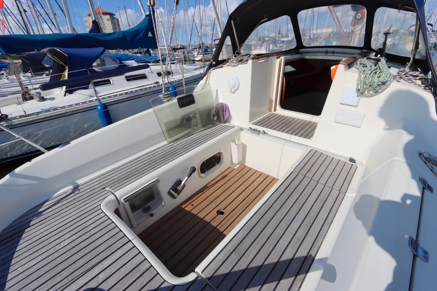 Jeanneau - Sailing Yacht - GRP (Polyester) - 1994 - € 27.500 — foto 10 van 11