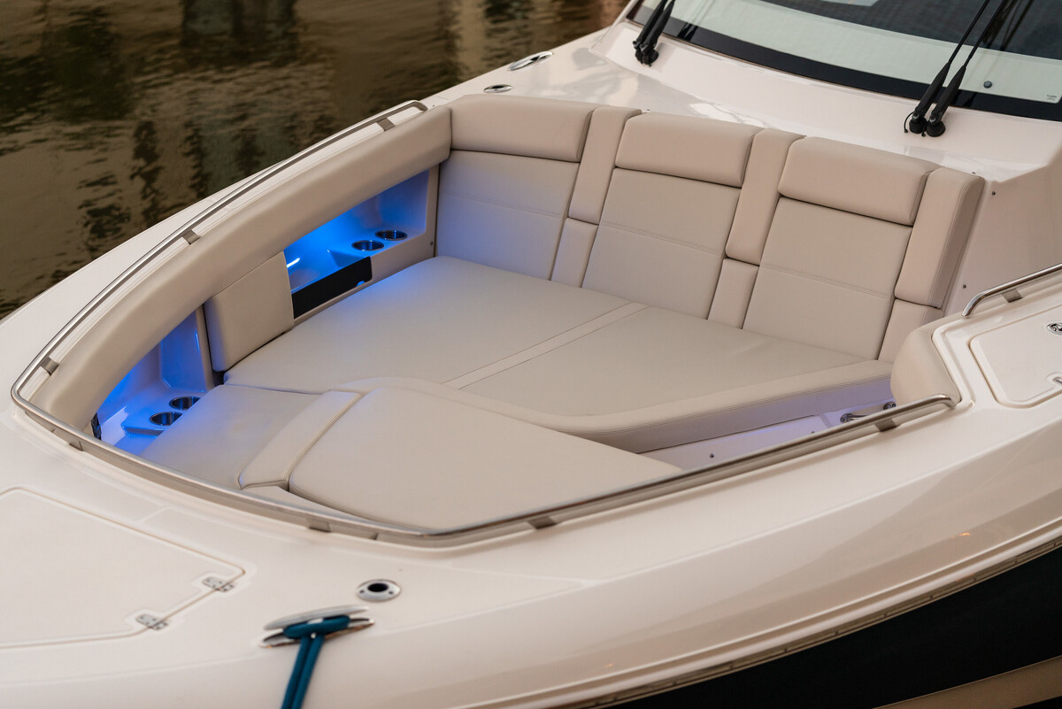 Boston Whaler 380 Realm — foto 11 van 32