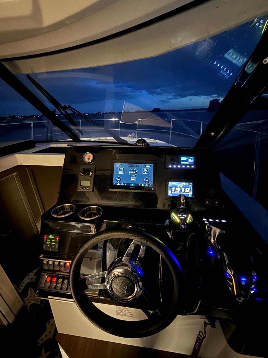 Jeanneau Merry Fisher 1095 Coupé Hardtop — foto 16 van 21