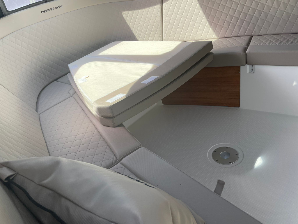 Corsiva 650 Tender zwart wit DEMO — foto 2 van 4