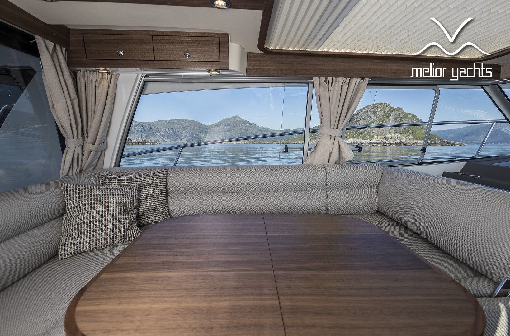 Saga 385 - Edition Walnut Interior — foto 8 van 56