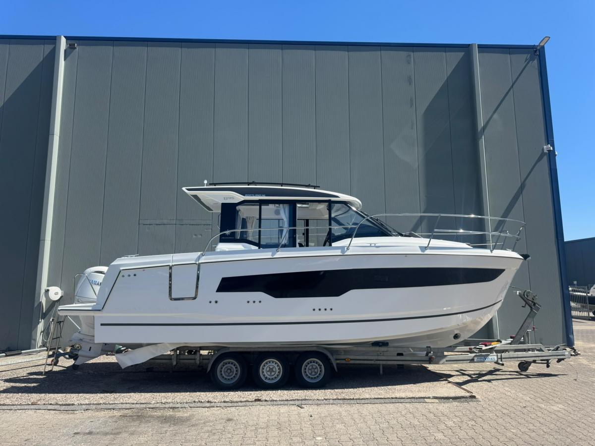 Jeanneau Merry Fisher 895 serie 2. Dit schip is aanwezig op de Yamaha stand van hiswa te water 2026. — foto 2 van 48