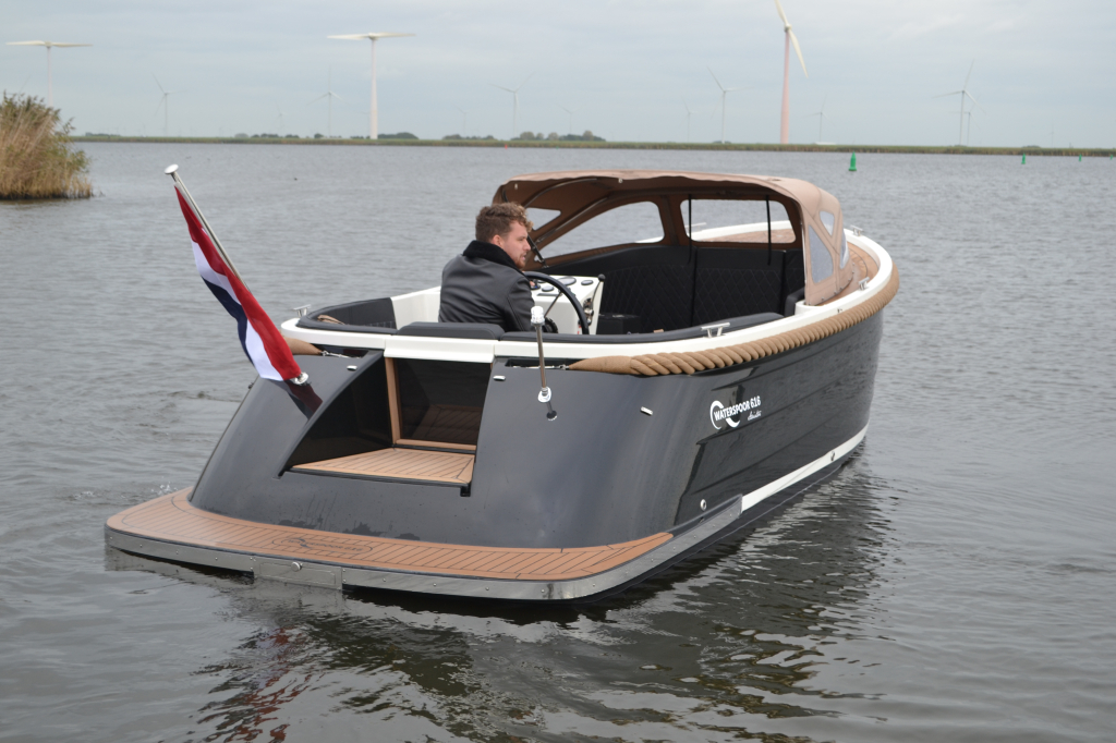 Waterspoor 616 Aviator | Diesel tender | Vanaf €47.950,- — foto 4 van 8