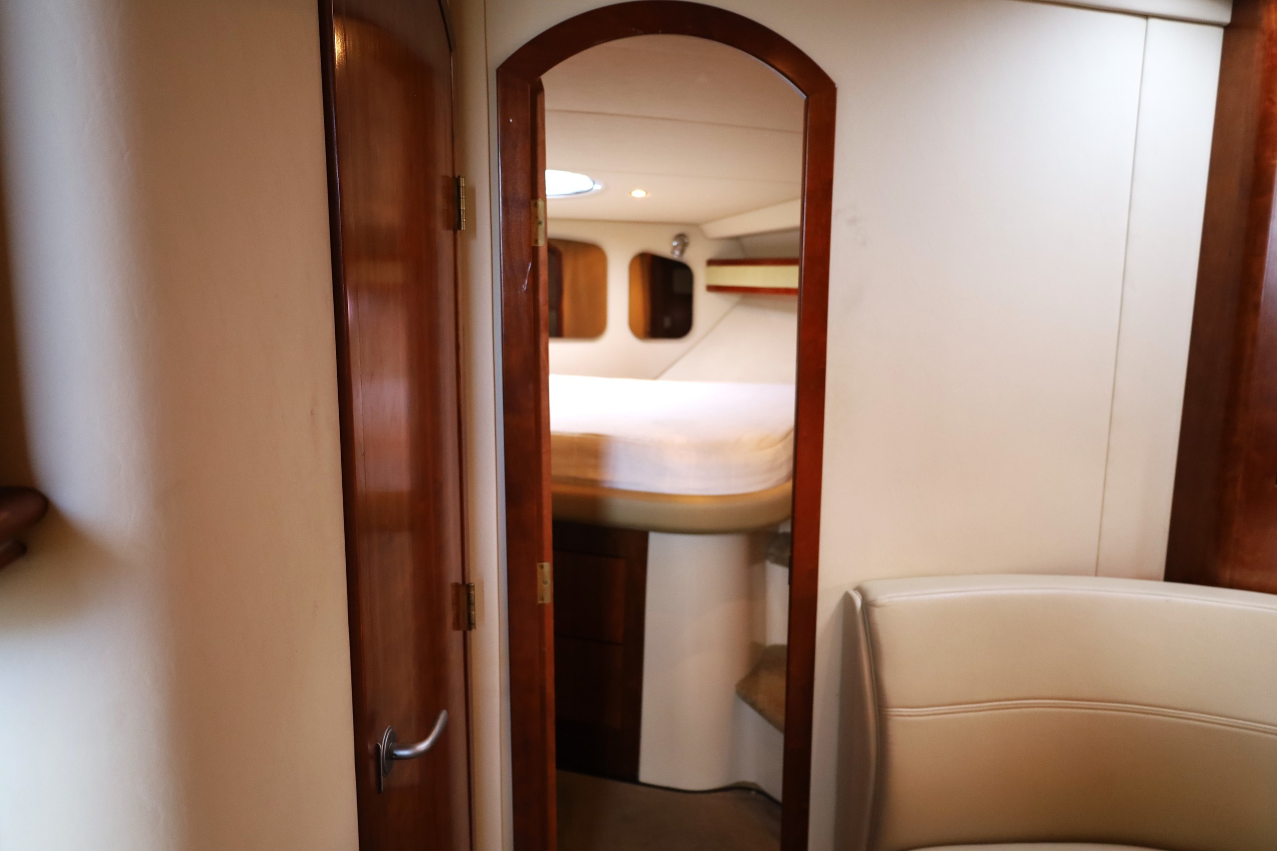 Cruiser Yachts 370 Express — foto 26 van 31
