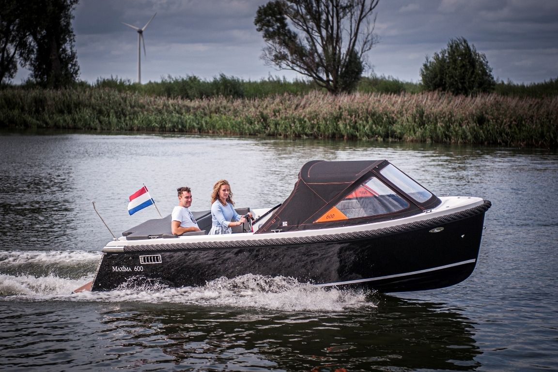 Maxima 600 tender — foto 12 van 19