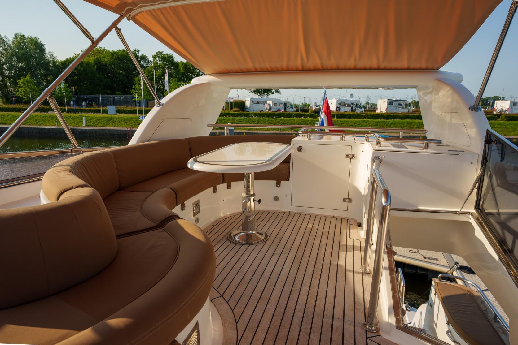 Elegance 54 — foto 34 van 75