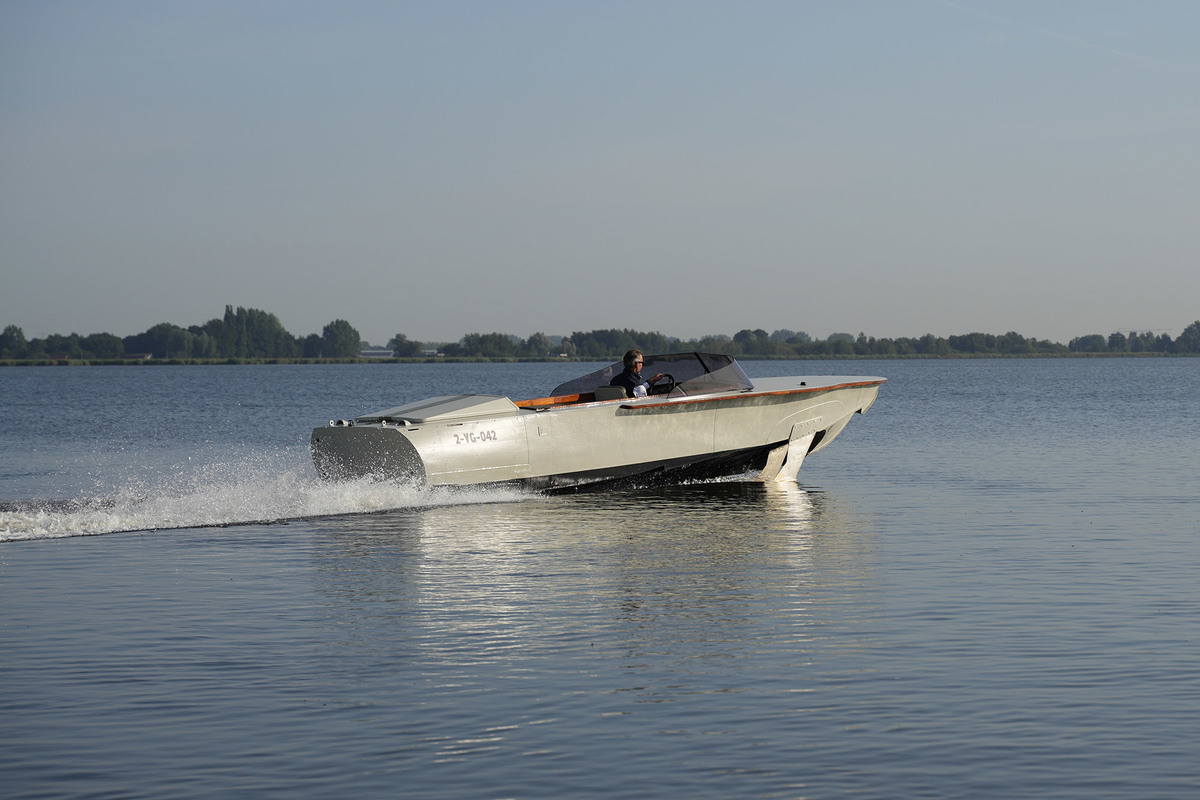 Volga Draagvleugelboot — foto 3 van 53