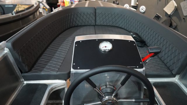 Van Vossen 600 Tender Incl. 60pk Suzuki — foto 6 van 12