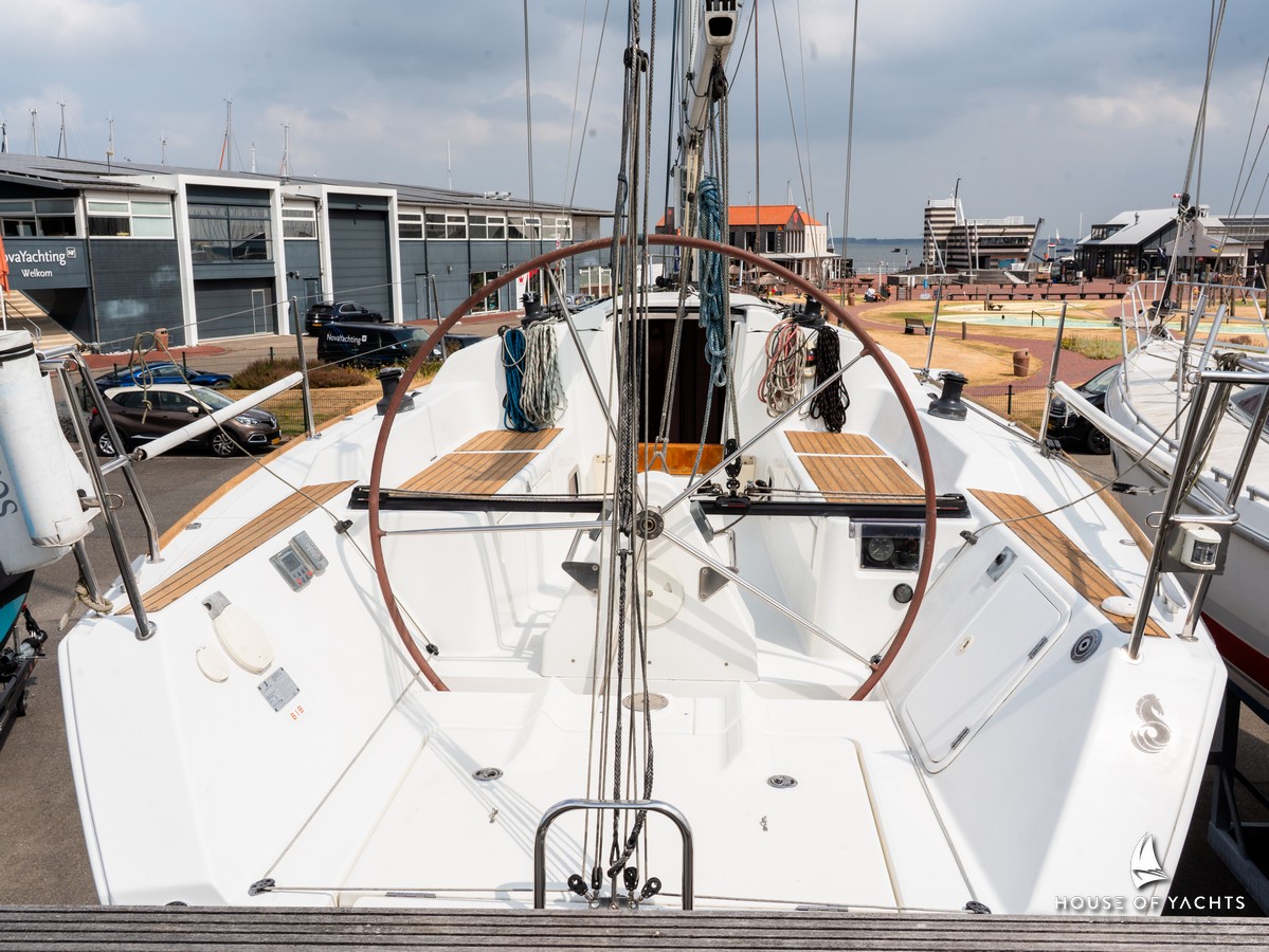 Beneteau First 34.7 — foto 8 van 12