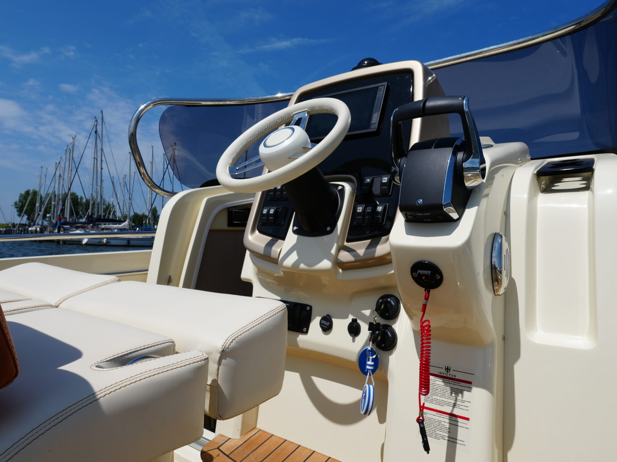 Invictus 270 CX — foto 13 van 38