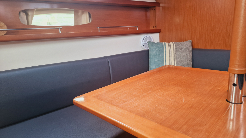 Beneteau Oceanis 31 (ondiepe kiel) — foto 22 van 35