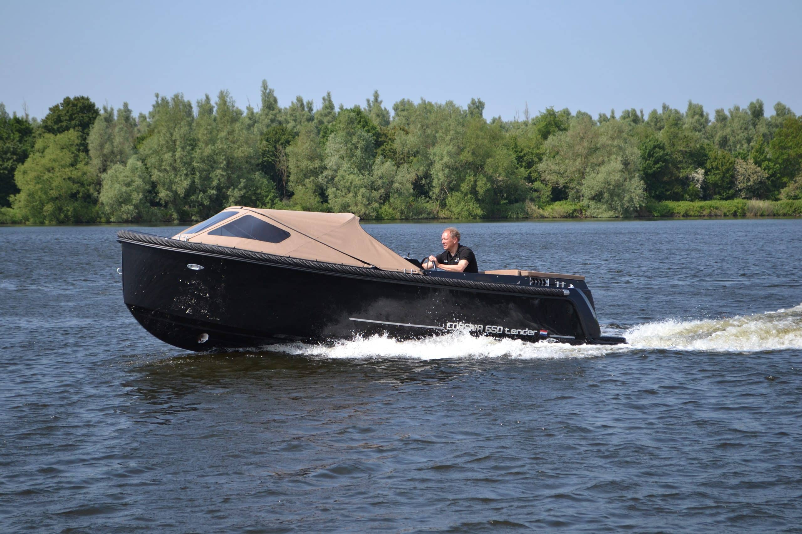 Corsiva 650 Tender — foto 3 van 15