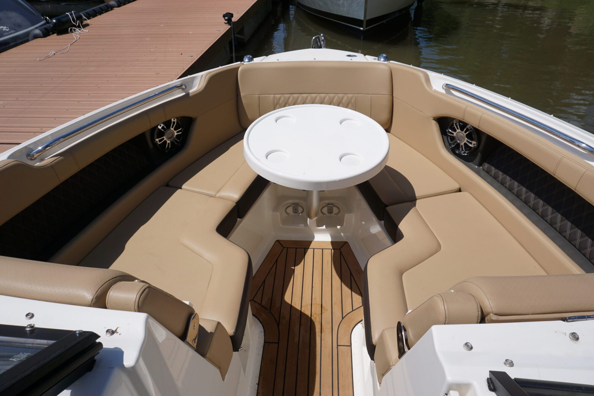 Sea Ray 250 SLX — foto 25 van 33
