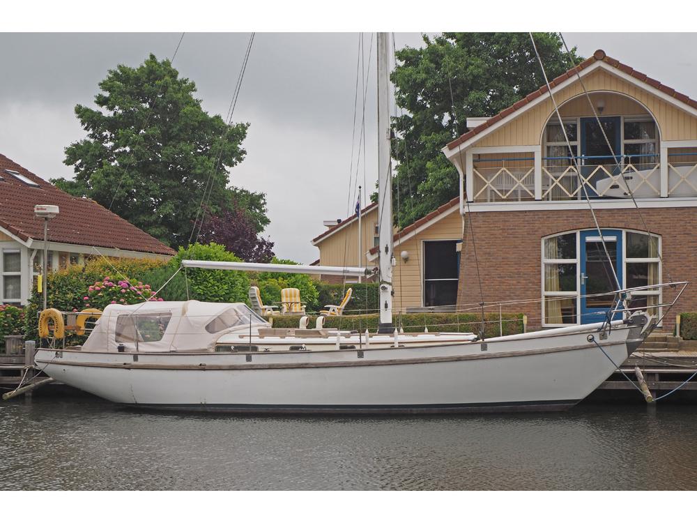 Jachtwerf Frans Maas N.V., Breskens (romp) en Amsterdamsche Scheepswerf G. de Vr Breeon 36