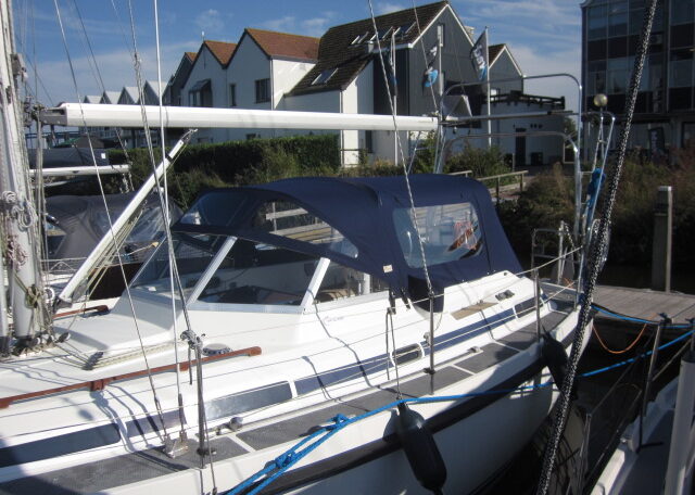 Compromis C34 bj 2000 met nieuwe sprayhood en achtertent, long distance cruiser - C — foto 2 van 12