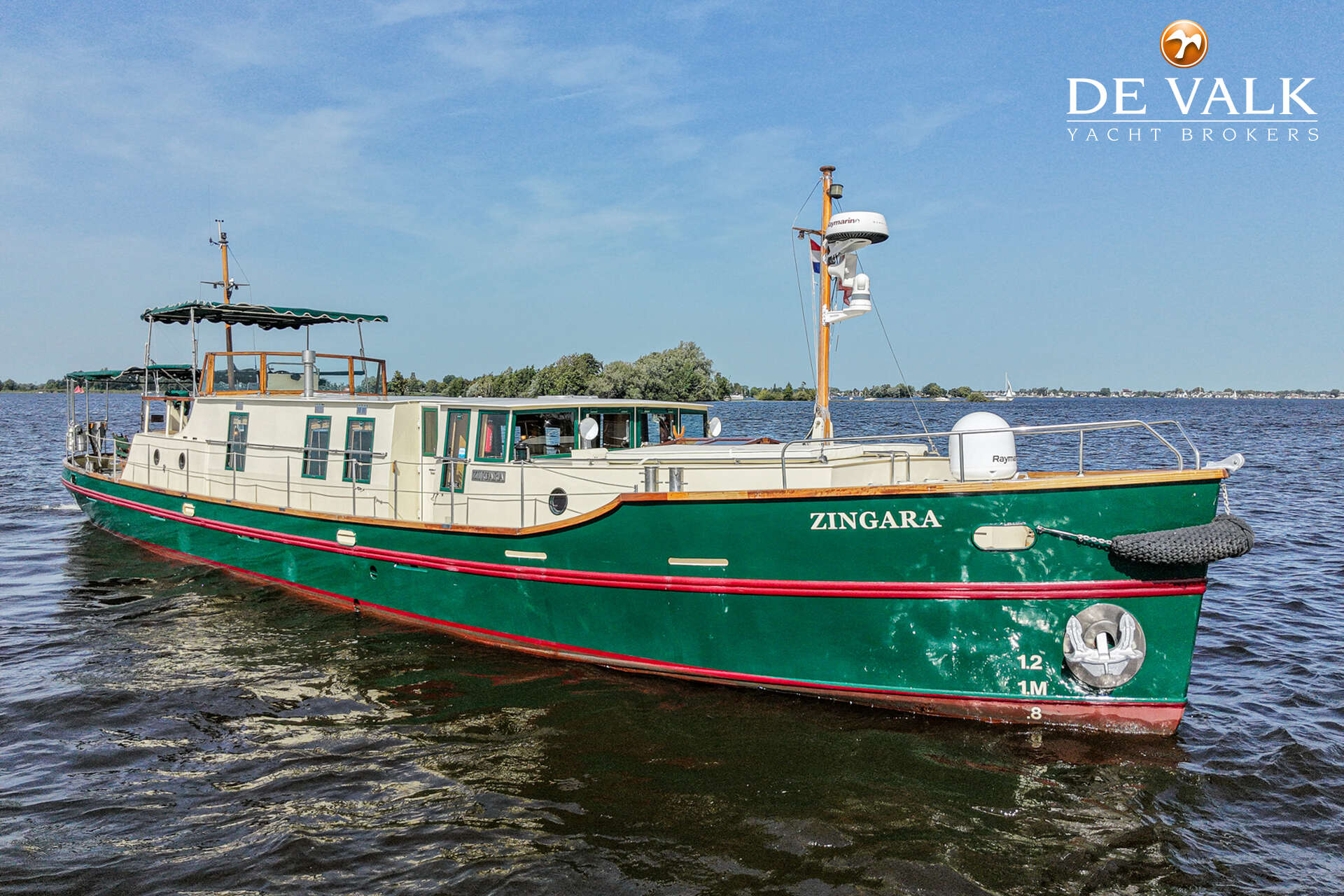 Luxe motor 20 m — foto 1 van 38