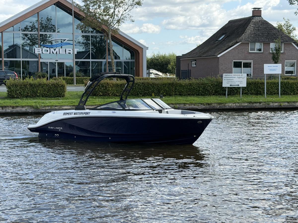 Bayliner V22i — foto 1 van 1