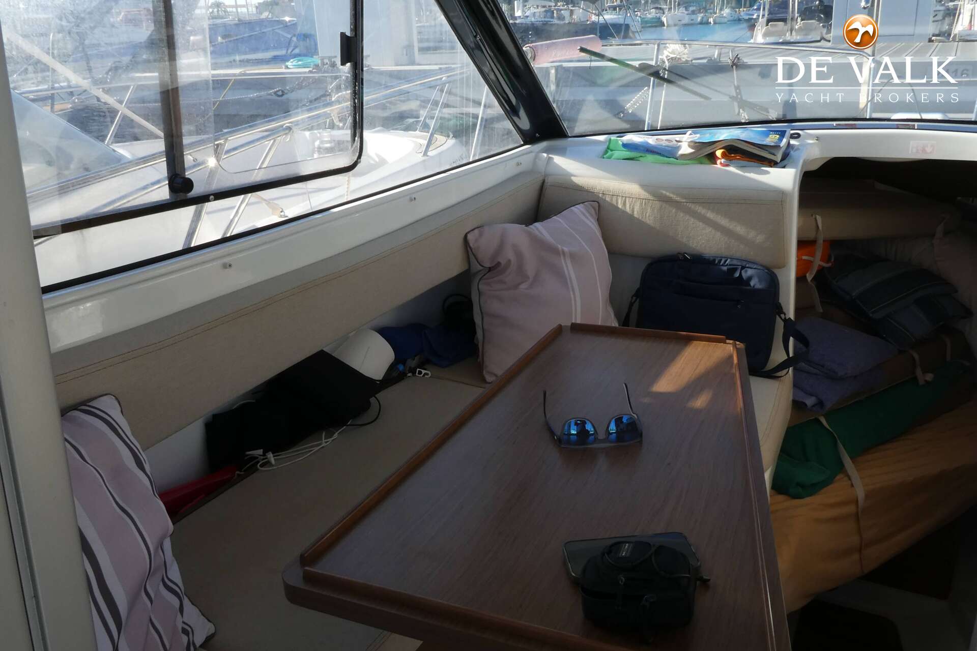 Beneteau Antares 7.80 — foto 12 van 20