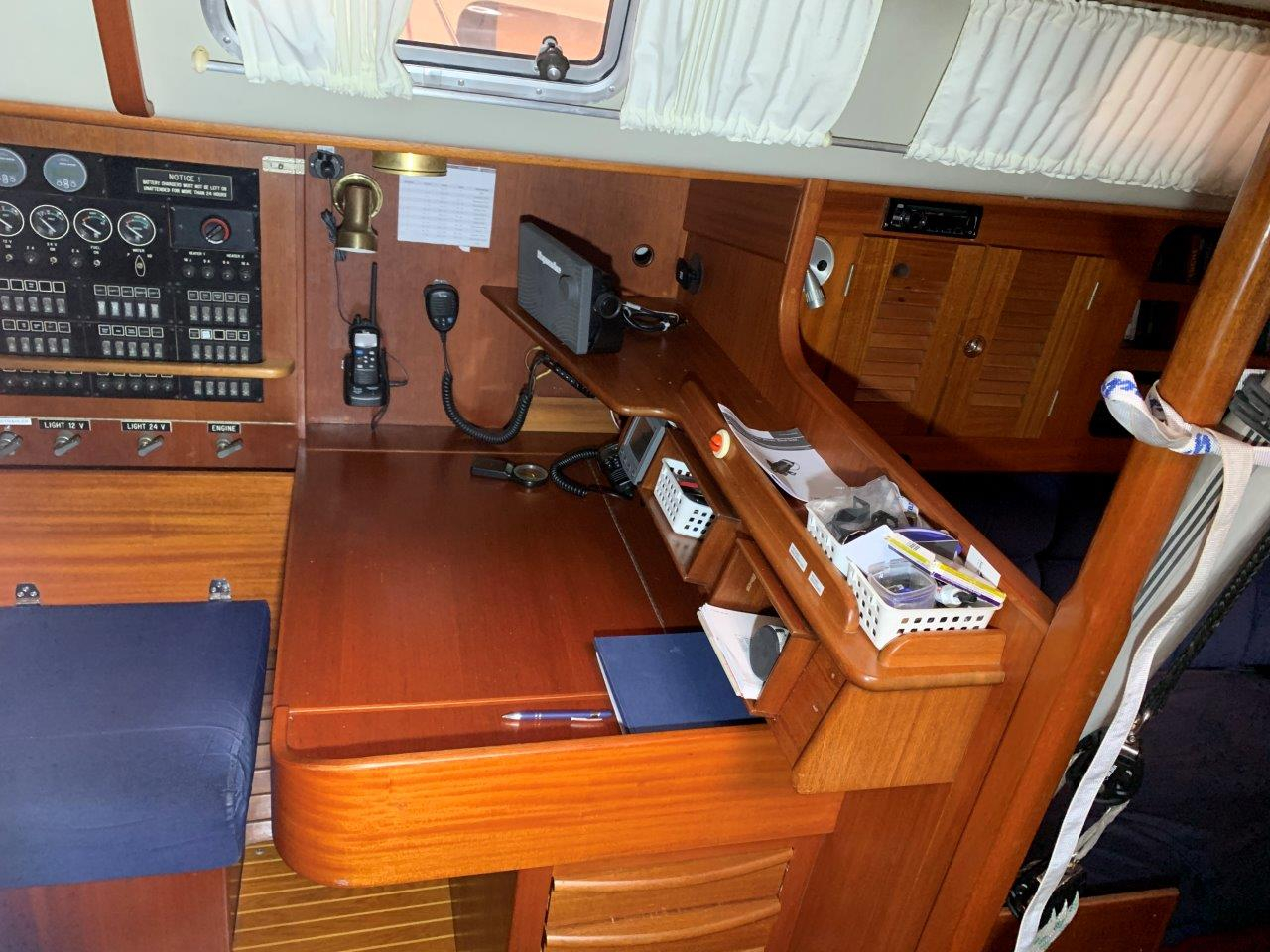 Hallberg-Rassy 45 — foto 7 van 108
