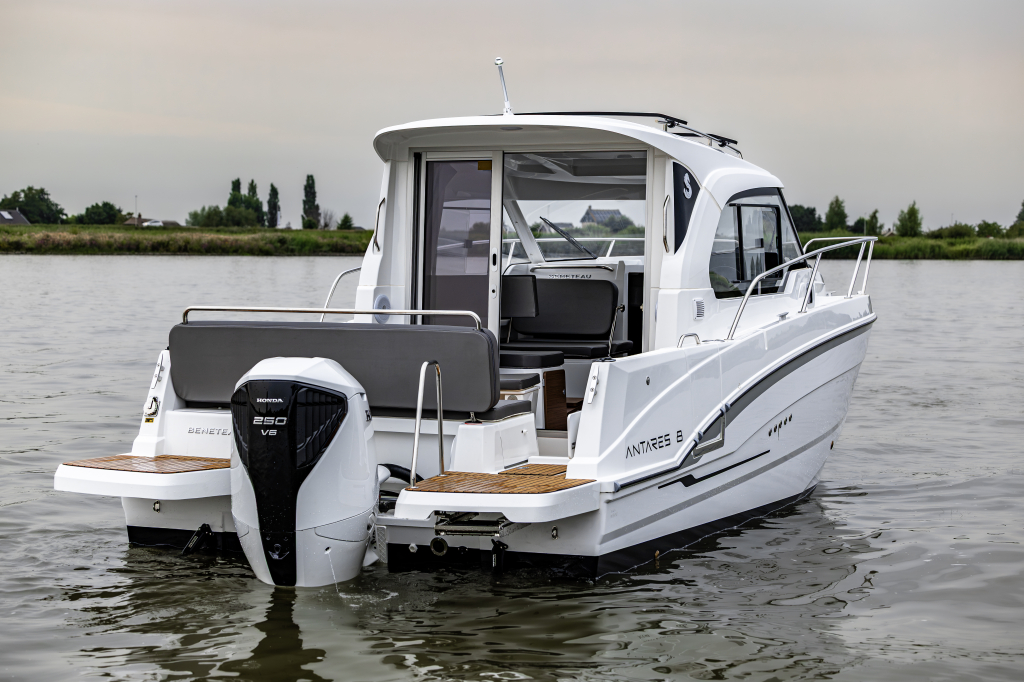 Beneteau Antares 8 | 250PK Honda | Weekender — foto 5 van 22
