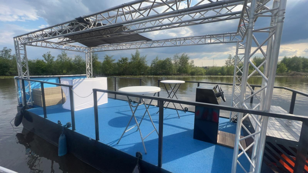 Partyboot Staal Pontoon — foto 10 van 15