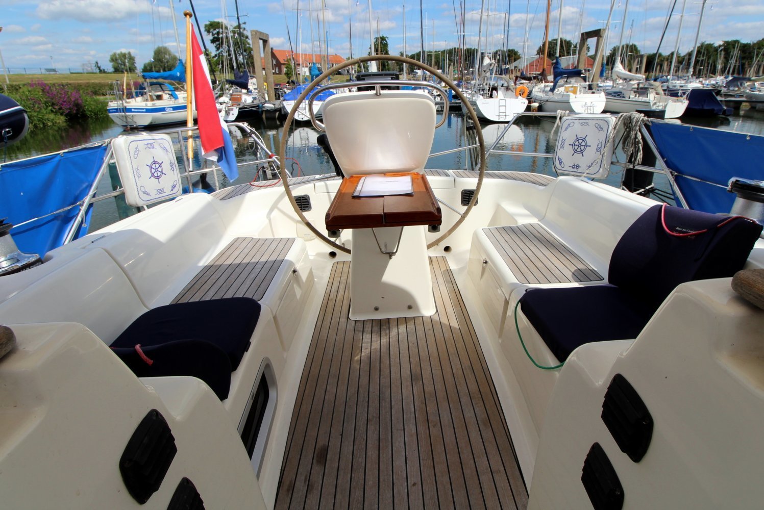 Bavaria - Sailing Yacht - GRP (Polyester) - 1996 - € 43.500 — foto 5 van 11