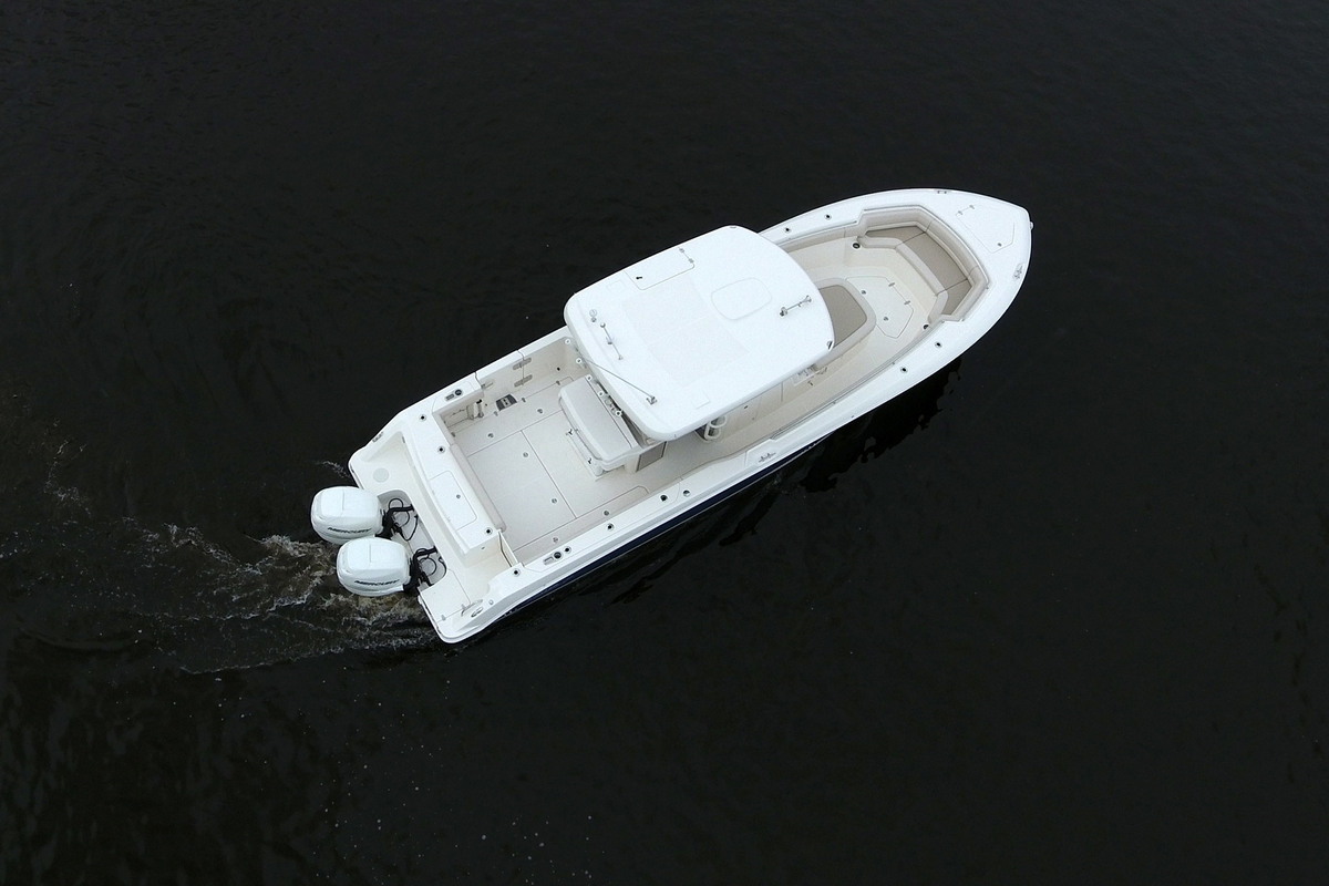 Boston Whaler 330 Outrage — foto 37 van 40